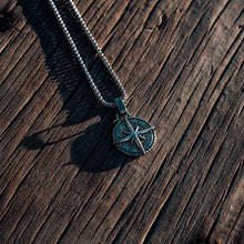 Cargar imagen en el visor de la galería, Collar Brújula Neckham