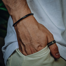 Cargar imagen en el visor de la galería, Brazalete torcido