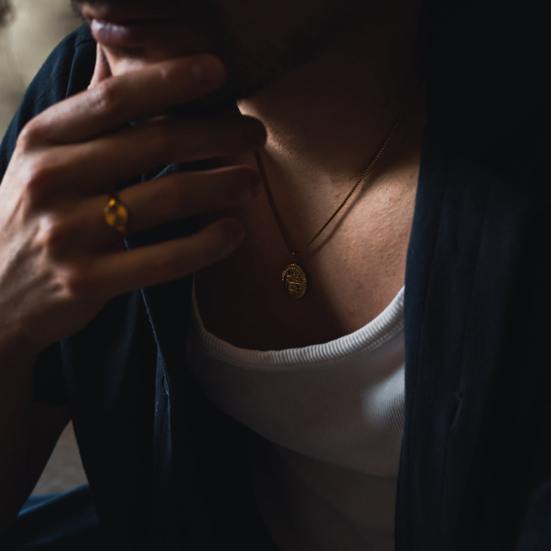 5 Accesorios que todo hombre debe tener en 2025