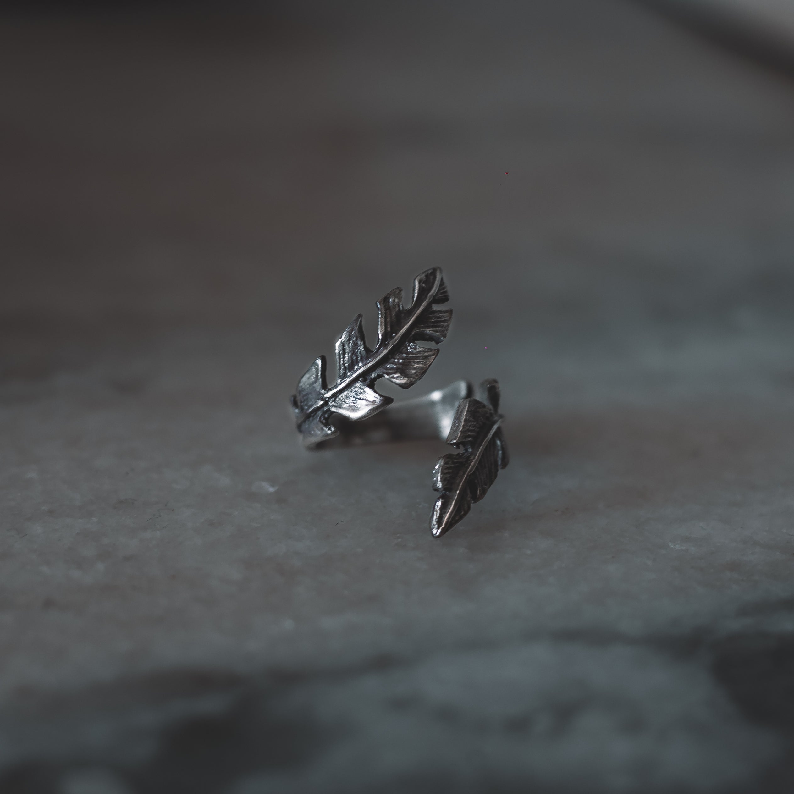Anillo pluma de plata