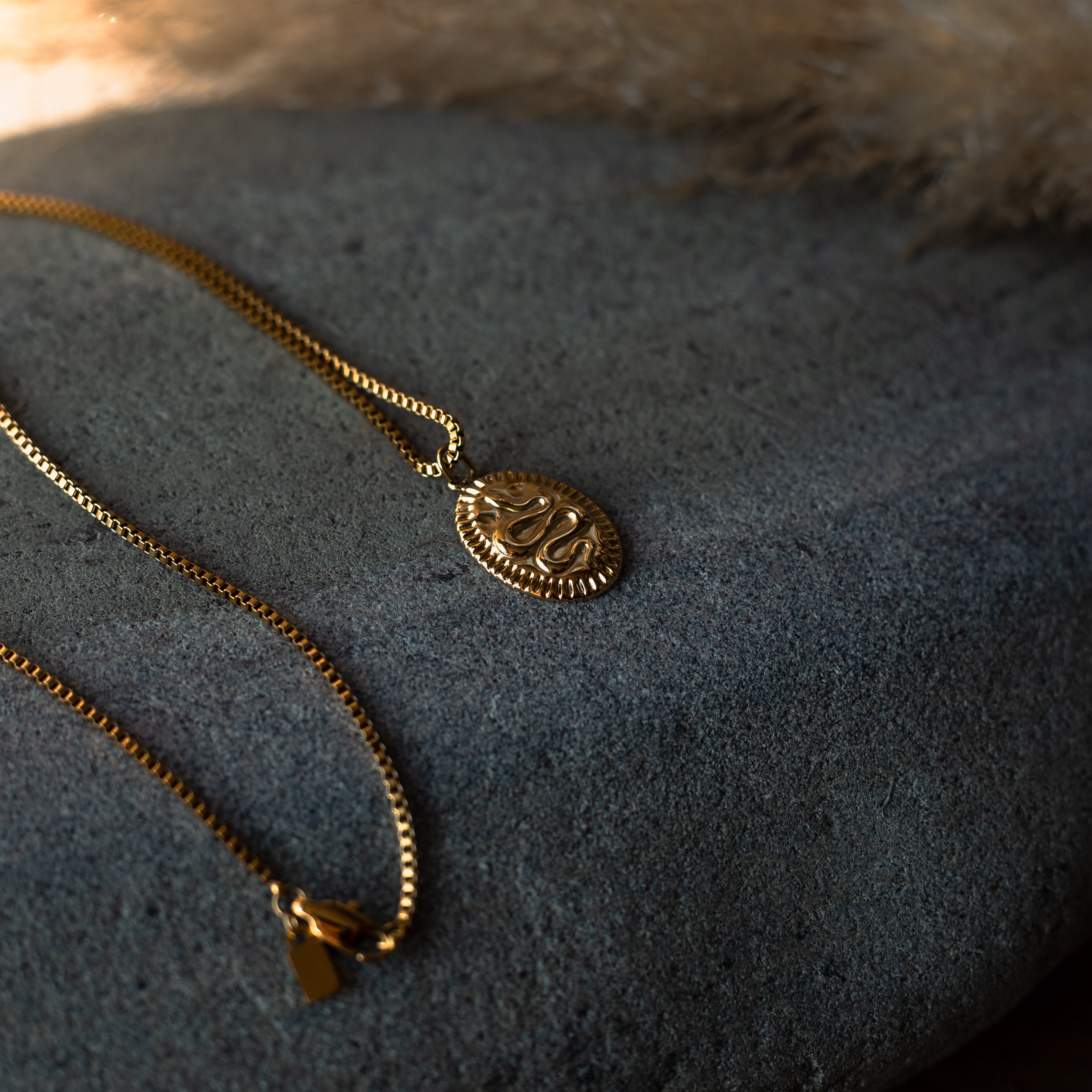 Collar Serpiente Solar