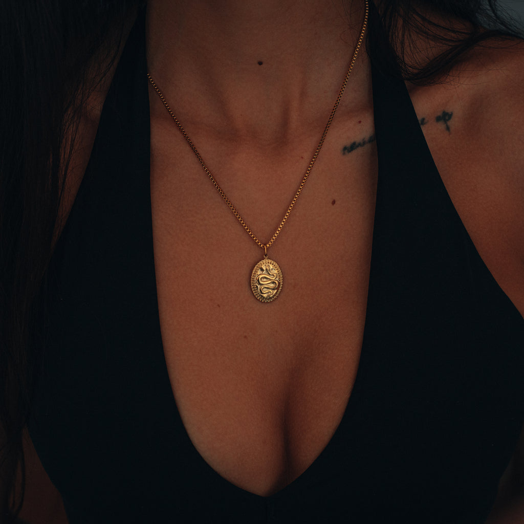 Collar Serpiente Solar