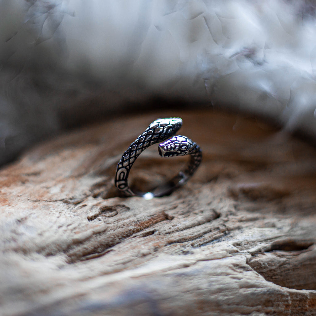 Anillo de serpiente Bicéfala