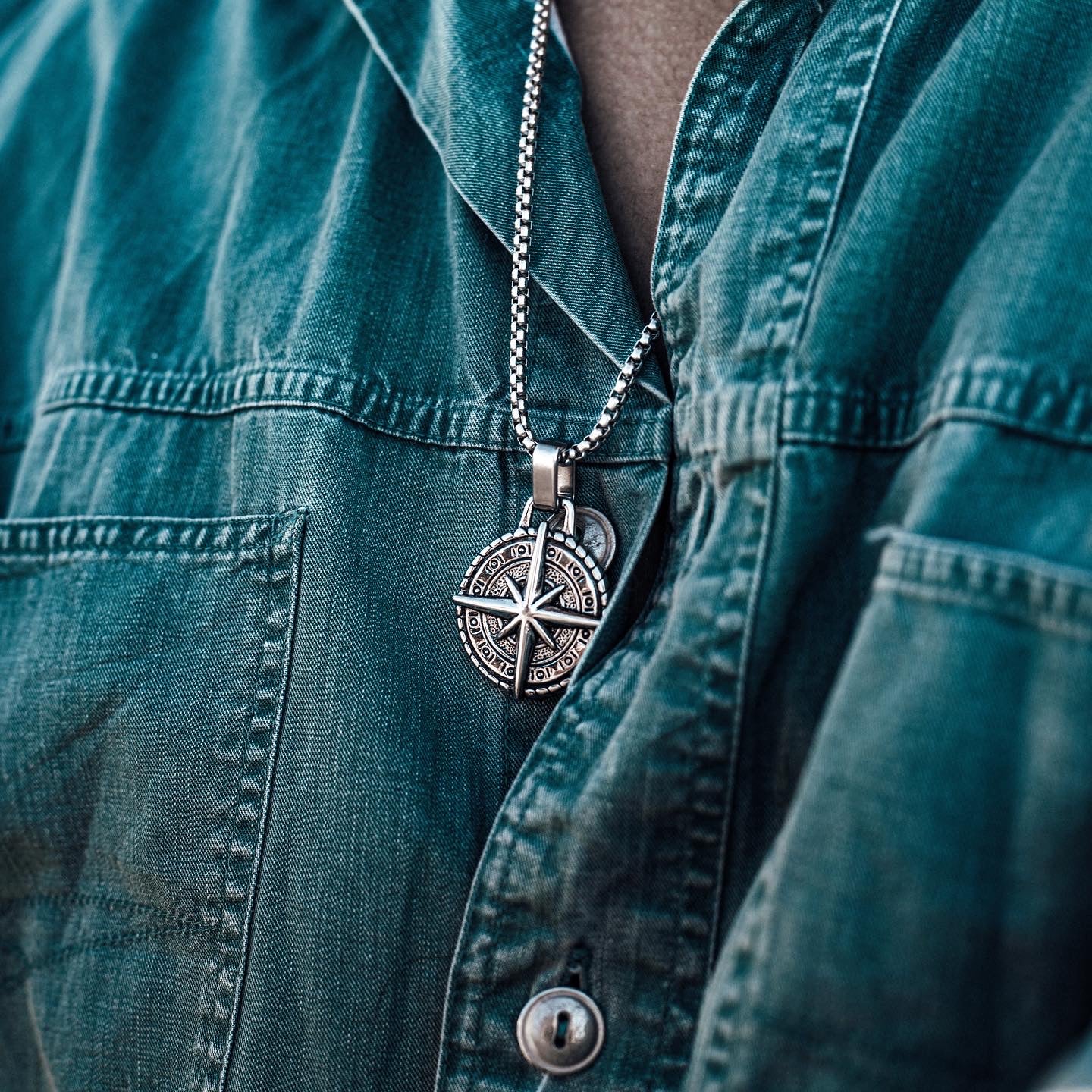 Collar Brújula Neckham