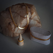 Cargar imagen en el visor de la galería, Collar gold herringbone
